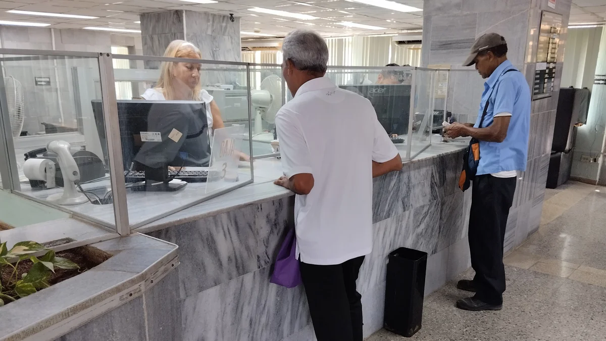 Inicia pago a jubilados y pensionados de la seguridad social