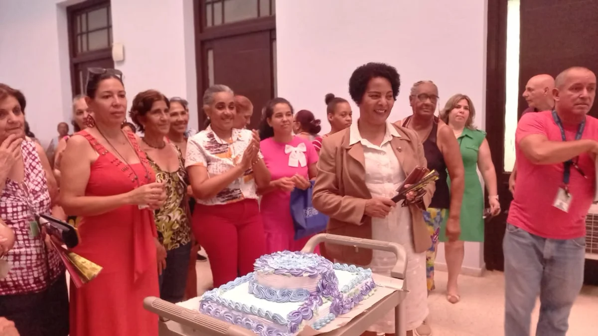 En BCC, madres bancarias reciben homenaje por su día
