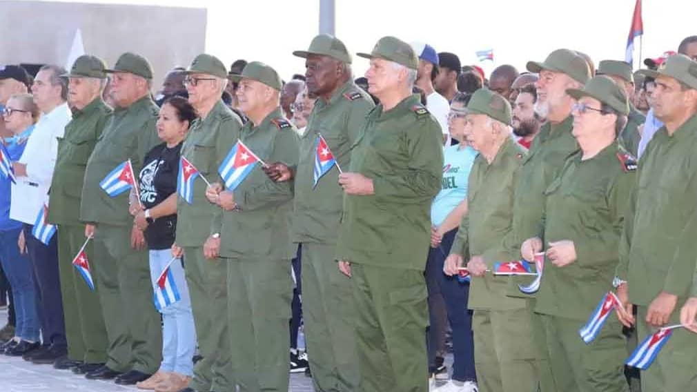 Díaz-Canel encabeza movilización en defensa de líder de la Revolución.