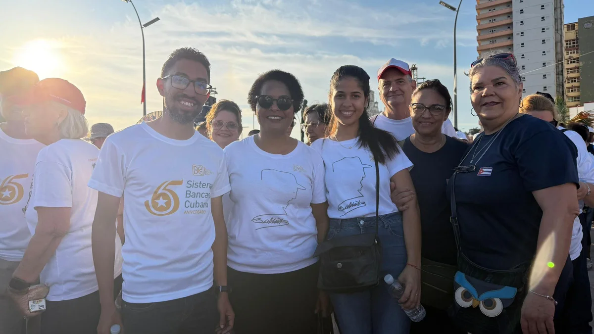 BCC encabeza hoy presencia de los bancarios cubanos en histórica concentración