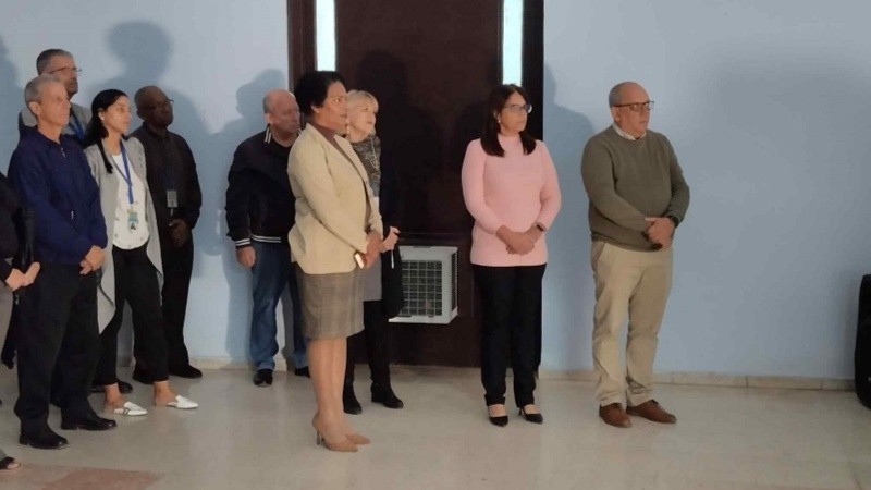 Juana Lilia Delgado Portal junto a la máxima dirección del BCC.