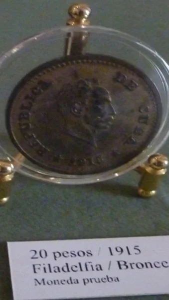 Moneda-prueba de 1915 hecha en bronce